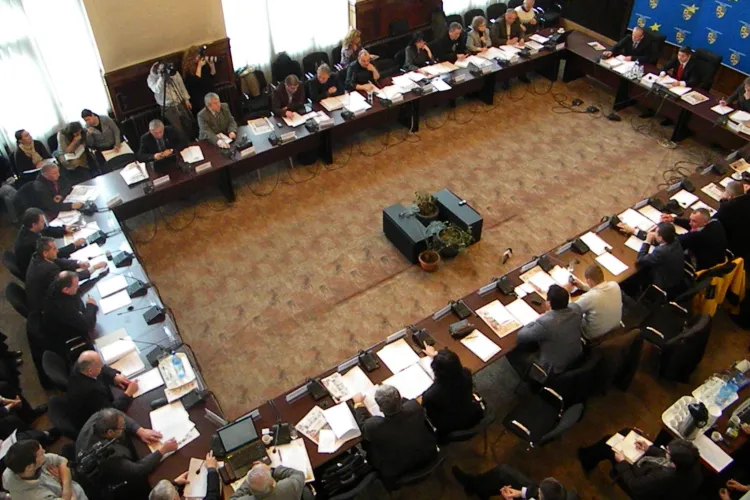 Regiile Consiliului Judetean Cluj nu mai pot face sponsorizari, dar si-au pastrat bugetele de publicitate - VIDEO