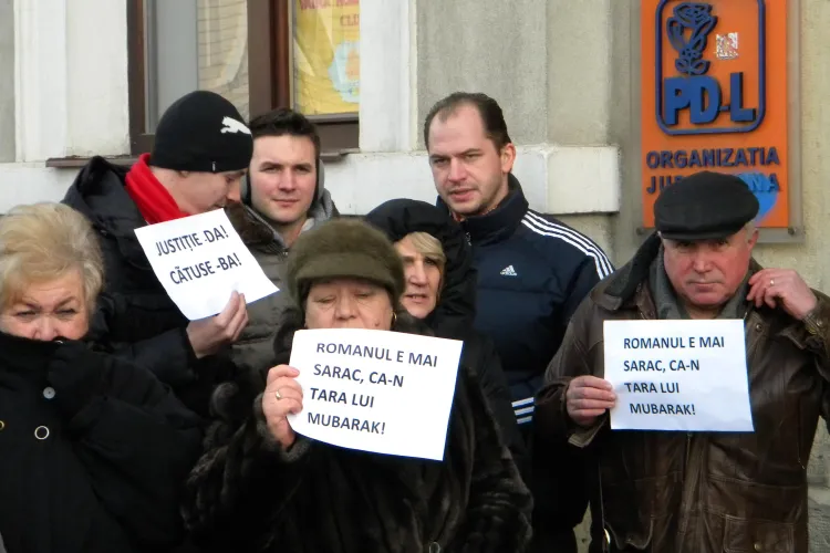 Protestul organizat de PSD Cluj in fata sediului  PDL in imagini - Galerie FOTO 