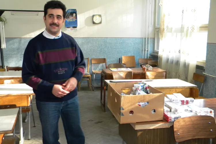 Trei spargatori care "pradau" chioscurile stradale au fost prinsi de politistii clujeni in Manastur in timp ce isi transportau marfa- VIDEO 