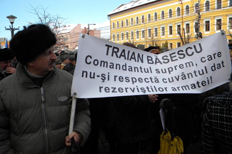 Protestul cadrelor militare in rezerva de la Cluj Napoca in imagini - VEZI Galerie FOTO