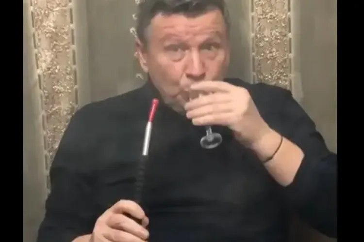 Aurel Tămaș urări amuzante de Anul Nou, tocmai din Dubai: Vă doresc vaccinare plăcută -  VIDEO