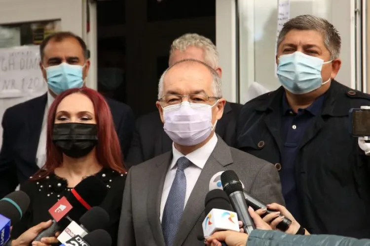 Boc susține că el nu este un ”greu” în PNL: Am numai 78 de kg. Discuțiile din partid rămân acolo. PNL e liderul Guvernului