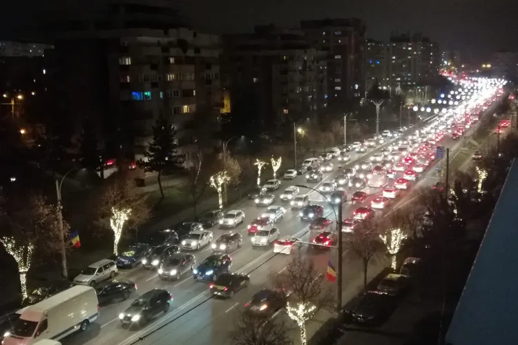 Haos pe Calea Florești. Trafic ca în Dubai la Cluj-Napoca: Măcar avem iluminat de sărbători - FOTO