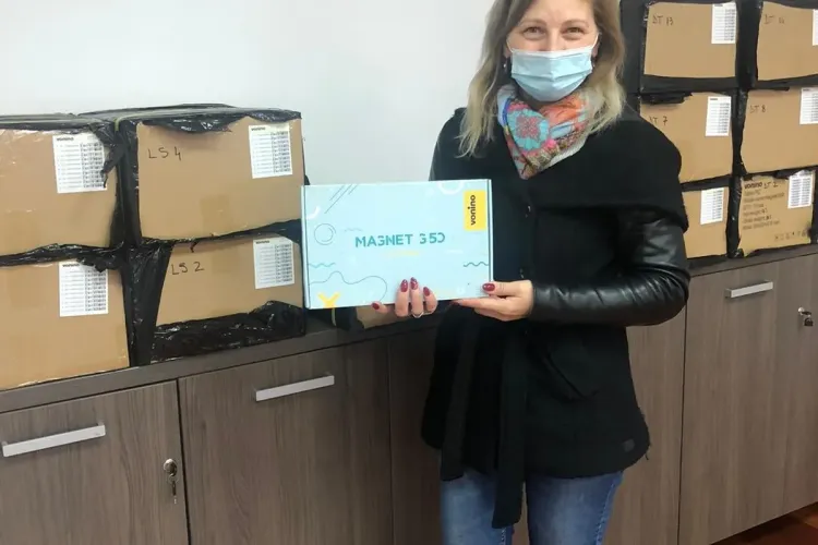 Se distribuie tabletele elevilor din Florești