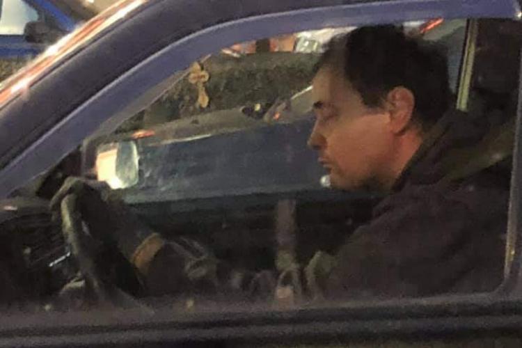 Șofer în trafic la Cluj, dormind la volan: ”Mare grija la el, că nu prea vede drumul” - FOTO