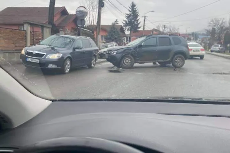 Accident pe strada Oașului, din cauza lipsei de vizibilitate - FOTO