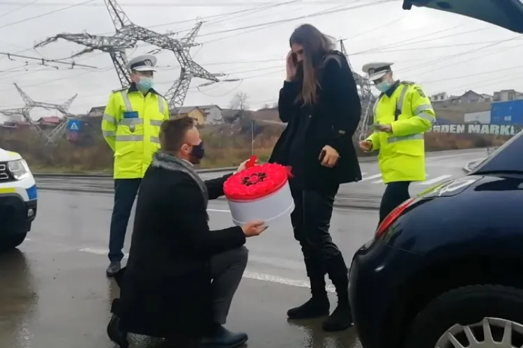 Cluj: Luptătorul K1 Ciprian Mariș și-a cerut iubita în căsătorie cu ajutorul poliției - VIDEO