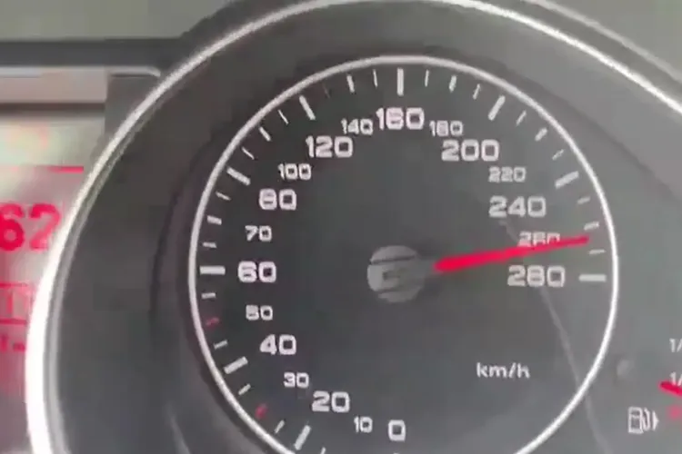Cluj: Cu 270 km/h pe Autostrada Transilvania. Șoferul se laudă cu viteza avută - VIDEO 