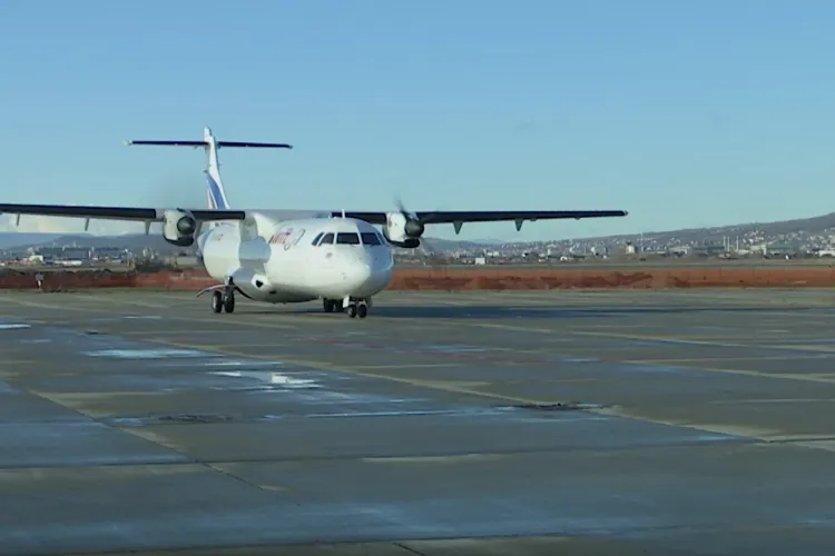 Vaccinul a ajuns la Cluj, cu avionul! Sunt 12.500 de cadre medicale care s-au înscris pentru vaccin - VIDEO