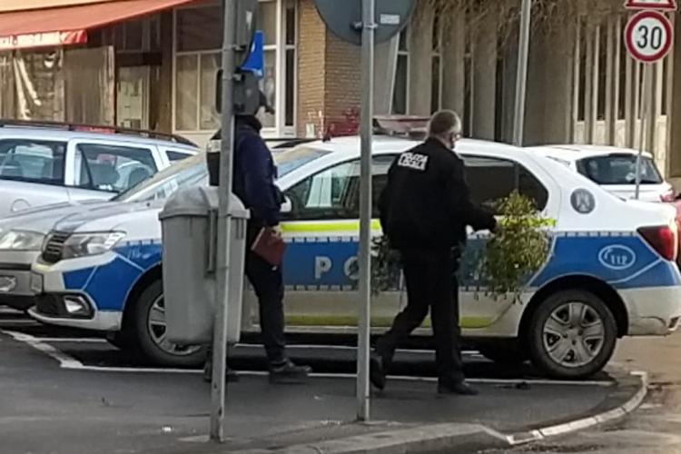 Super agenții de poliție locală confiscă vâscul, dar nu și petardele la Cluj. Boc: Nu putem pune un agent în spatele fiecărui om - FOTO