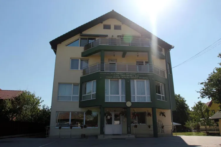 Focar mare de COVID la Cluj, la Casa de bătrâni Theodora: Sunt peste 120 de cazuri. E un IAD. A trebuit să îi abandonez