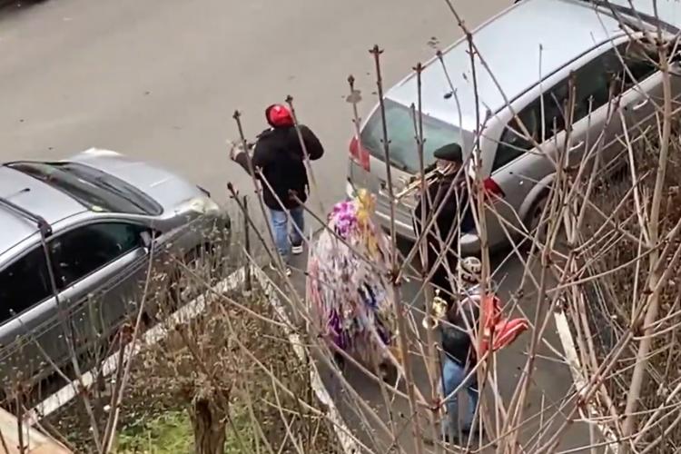 Grup de copii colindători oprit de poliție în Florești: Li s-a spus să se disperseze / Așa vom mai vedea tradiții numai pe YouTube - VIDEO