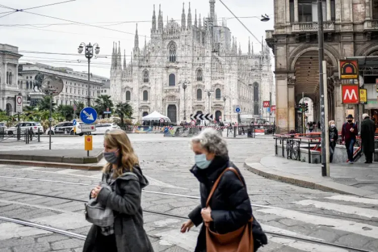 Italia înăsprește din nou măsurile de combatere a pandemiei de COVID-19, după ce numărul de cazuri a crescut