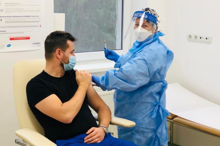 Boc: Medicii din centrele de vaccinare vor câștiga 100 de lei pe oră. Dacă nu avem bani pentru sănătate, pentru ce să avem! 