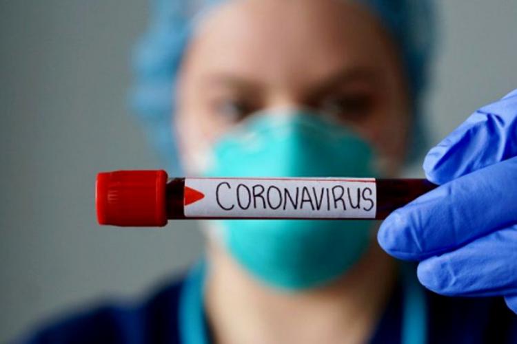 3.218 cazuri noi de COVID-19 în ultimele 24 de ore. Peste 8.000 de persoane infectate cu COVID-19 se află în spitale
