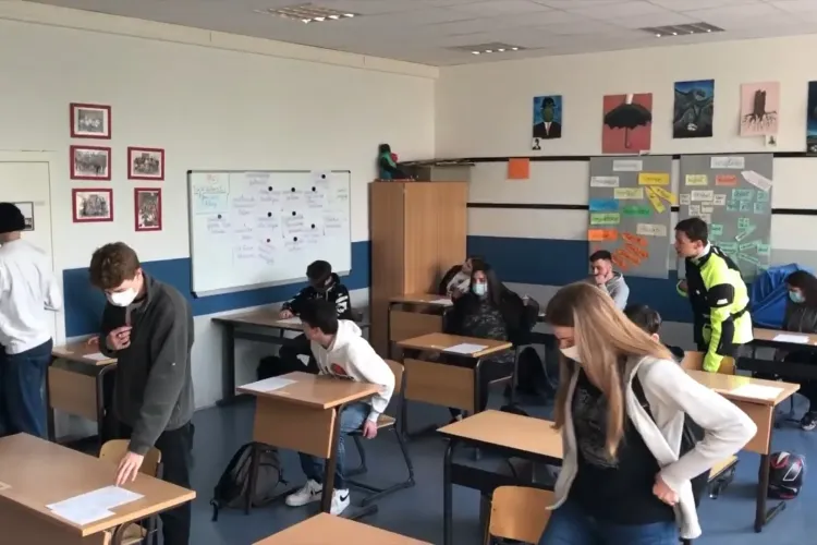 Ore de recuperare a materiei pierdute în școli. Ar putea fi prelungită școala pe vară?