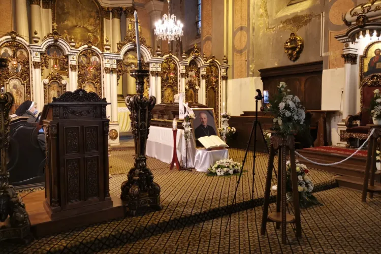 Restricții de circulație la Cluj-Napoca, pentru înmormântarea Episcopului Florentin Crihălmeanu   