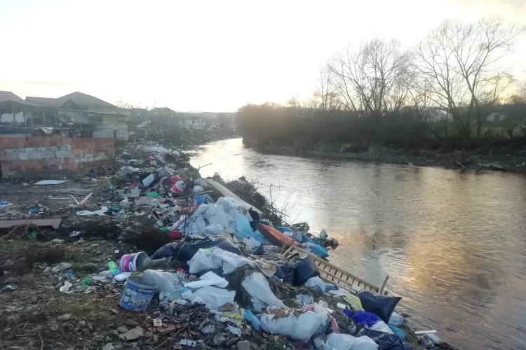 13,3 tone de deșeuri colectate în două zile la Florești. Primarul Pivariu le cere oamenilor să fie detectivii Primăriei