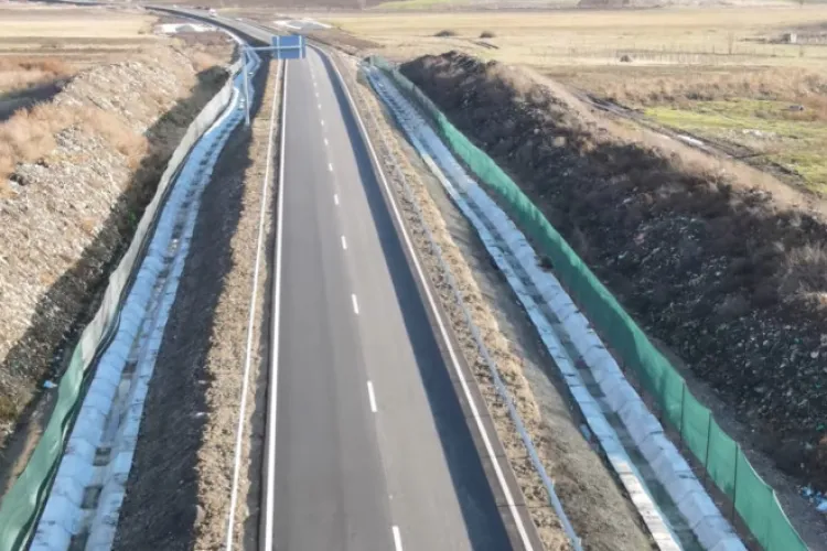 Autostrada Sebeș-Turda trece prin mijlocul unei gropi de gunoi - VIDEO