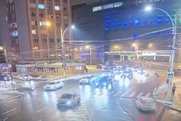 Cine e fata răpită la Cluj! Momentul când a sărit din BMW -ul care mergea cu viteză - VIDEO