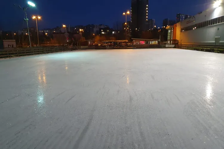Patinoarul Fiesta Cluj de la Cora se deschide în sfârșit - FOTO