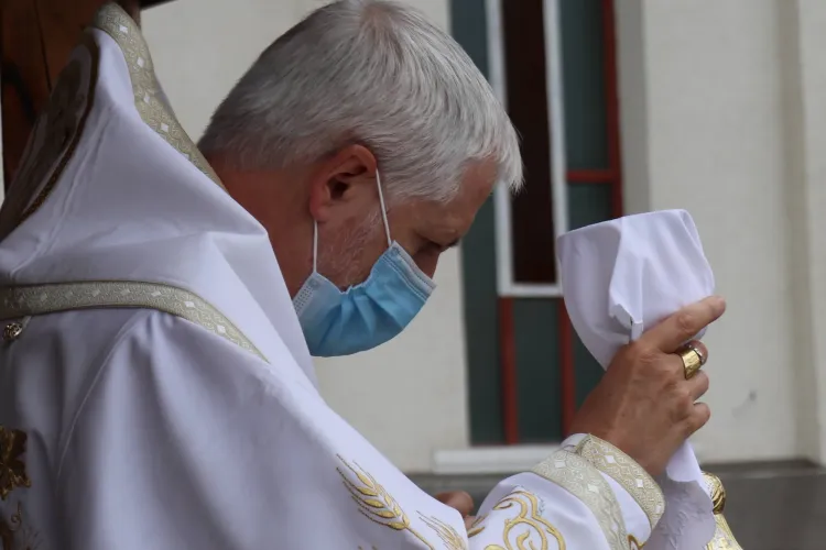 Episcopul greco-catolic de Cluj-Gherla, PS Florentin Crihălmeanu, a fost confirmat cu COVID-19