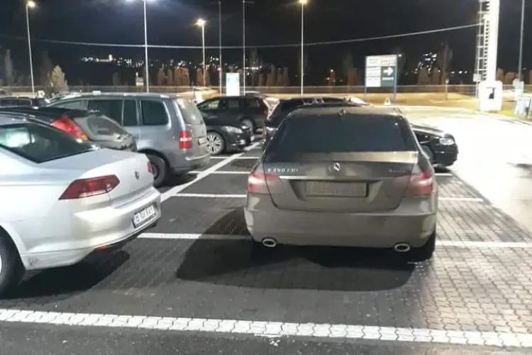 Clujean cocalar la mall! Trei parcări ocupate dintr-un foc - FOTO 