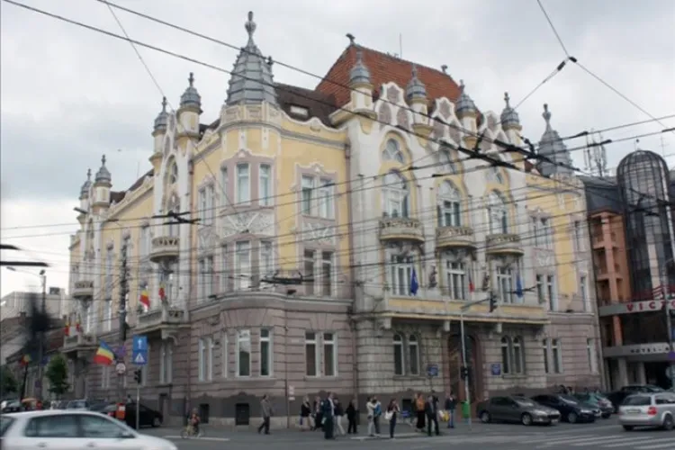 Prefectul Clujului nu va fi schimbat, dar unul dintre subprefecți este pe făraș. USR PLUS visează la posturi