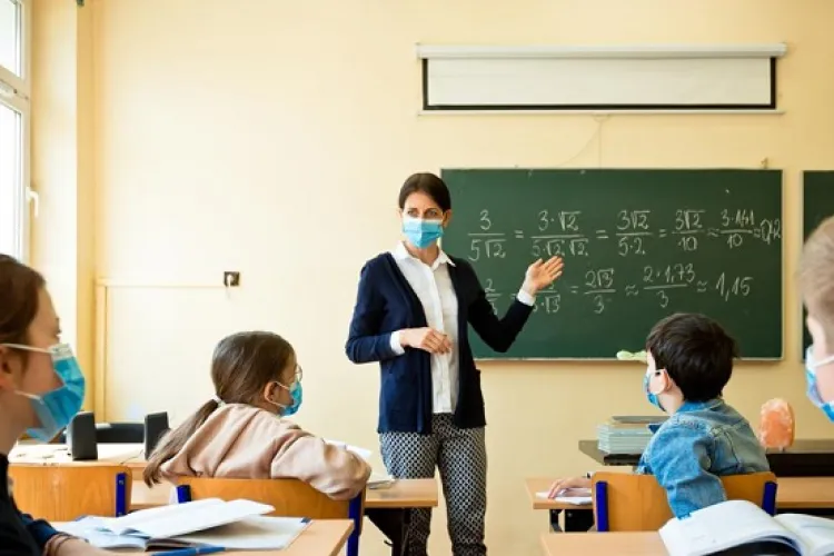 Aproape jumătate dintre profesorii clujeni nu vor să se vaccineze   