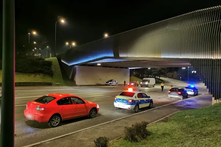 Razie de amploare la Cluj-Napoca pentru a-i prinde pe cei care nu respectă măsurile împotriva COVID-19 FOTO