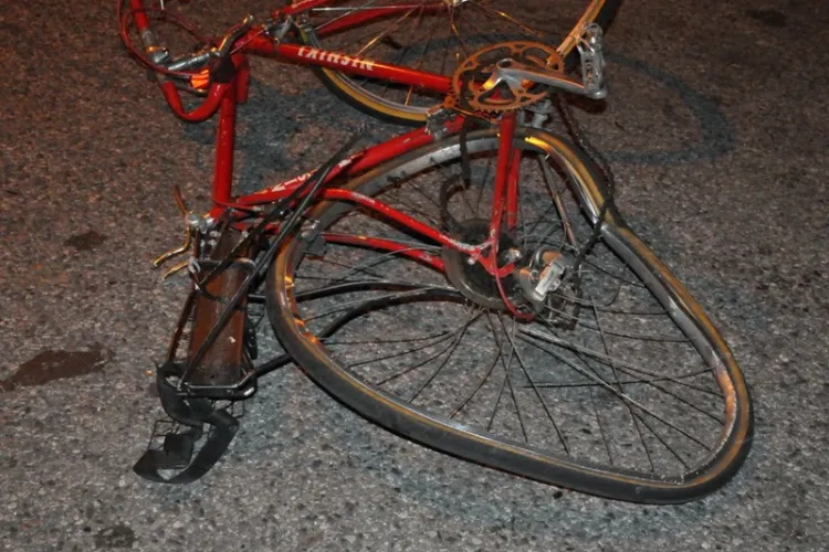 Bicicliști spulberați de un șofer la în Sălaj, între localitățile Ip și Port