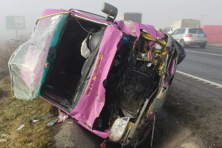 Sibiu: Accident cu trei autoturisme la Avrig, pe DN1. Între răniți este și o gravidă