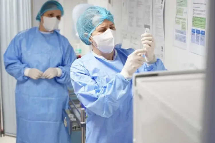 Cât durează, de fapt, imunitatea oferită de vaccinul anti-COVID?