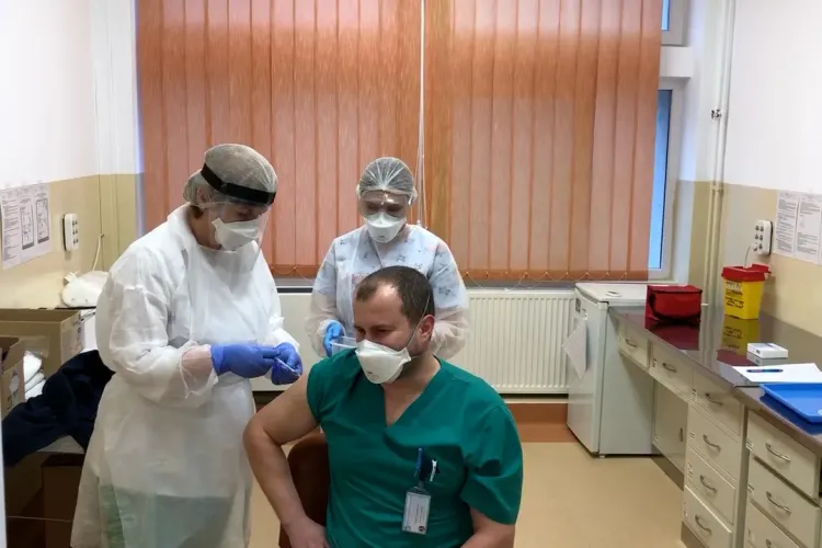 România este pe primul loc în UE la dozele de vaccin făcute în ultimele 7 zile, raportat la populație   