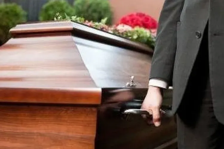 Ajutor de deces 2021. Câți bani se dau de la stat pentru înmormântare și ce acte sunt necesare?