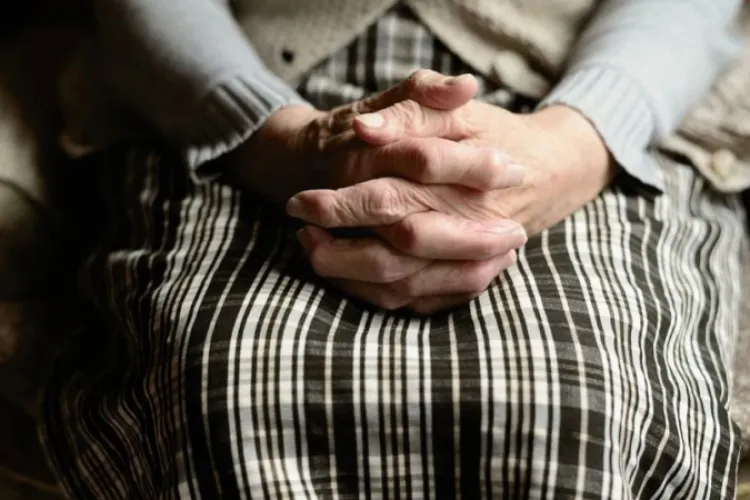 A murit de COVID-19, dar la 10 zile de la înmormântare s-a întors printre cei dragi