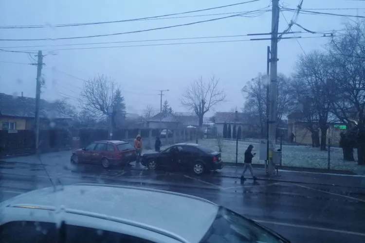 Accident cu un rănit pe strada Traian Vuia, la intersecție cu Brigadierilor