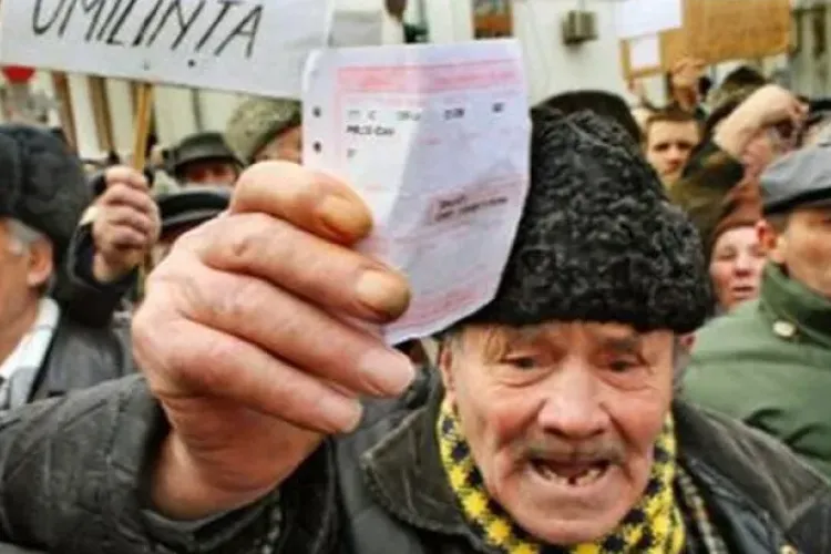 Proiect Ministerul Muncii. Românii să aleagă între pensie şi salariul de la stat   