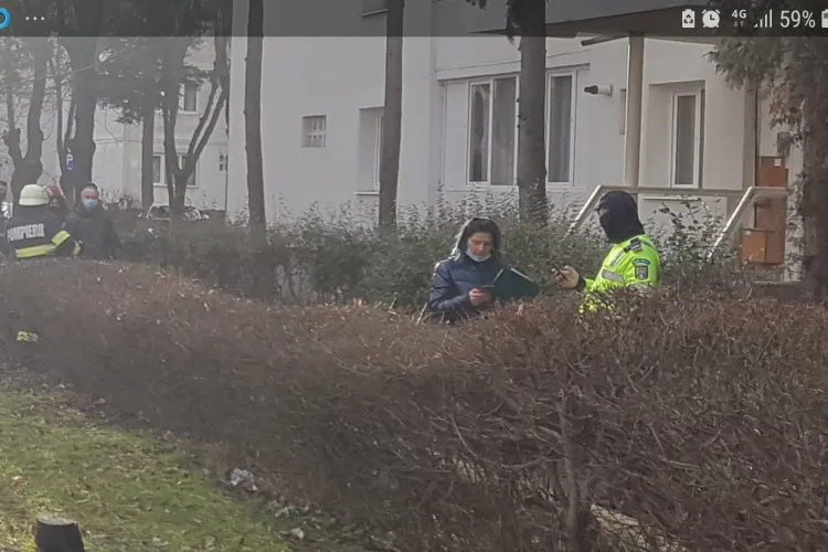 Tupeu de polițista la Cluj? Nu poartă masca pentru că nu o aude cetățeanul - FOTO