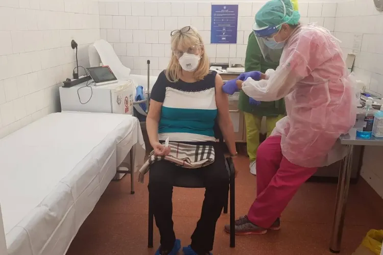 Rectorul UMF Cluj s-a vaccinat! Ce mesaj a transmis