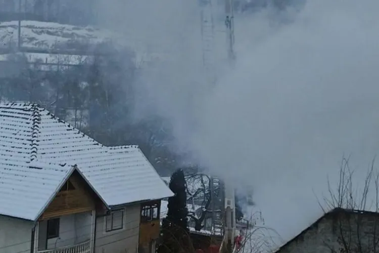 Incendiu puternic în Bistrița, pe Stefan cel Mare - VIDEO