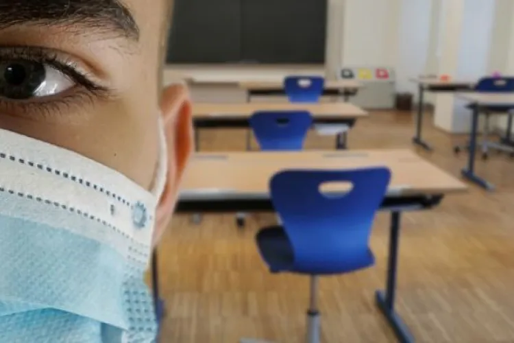 Vacanța de Paște 2021 se va împărți în două   