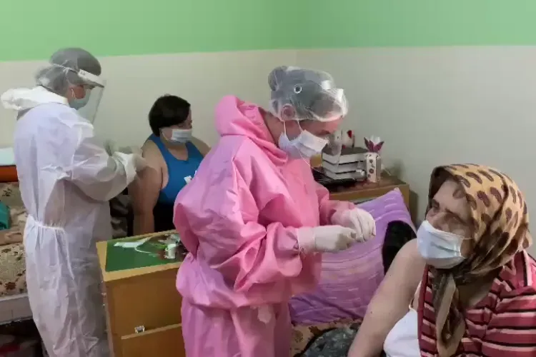 Clujul blochează vaccinarea persoanelor din centre de vârstnici din lipsa vaccinurilor   