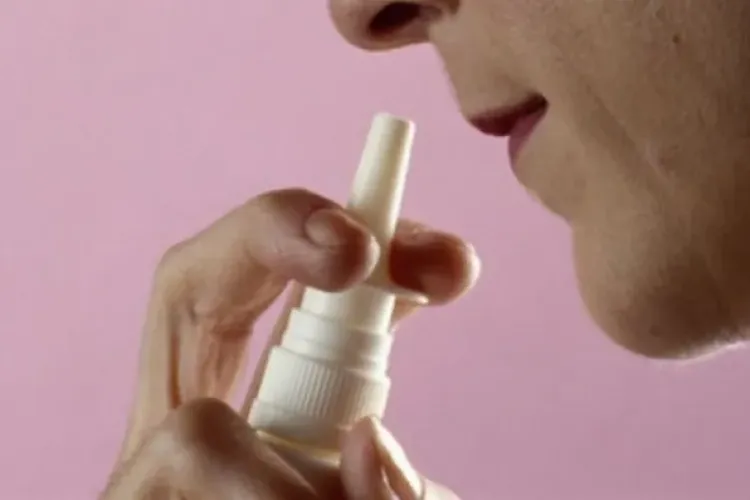 Spray nazal care ucide coronavirusul într-un minut