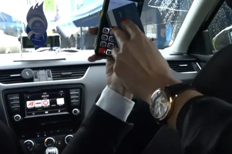 Nu toate taximetrele din Cluj au POS -uri pentru plata cu cardul. Termenul limită e martie 2021