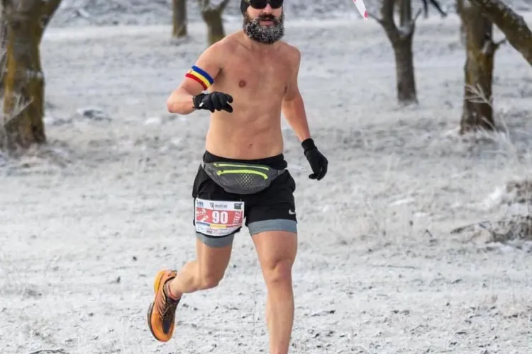 Alergătorul la bustul gol nu a renunțat la sport! El promovează mișcarea chiar și la -20 de grade Celsius - FOTO   