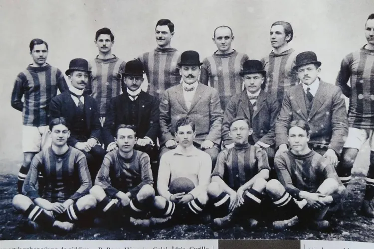 Fotografie cu CFR Cluj din 1911. Atunci se numea Kolozsvári Vasutas Sport Club   