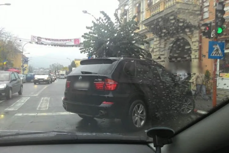 Boc declară război bombardierilor și mărește prețurile de parcare în centru   