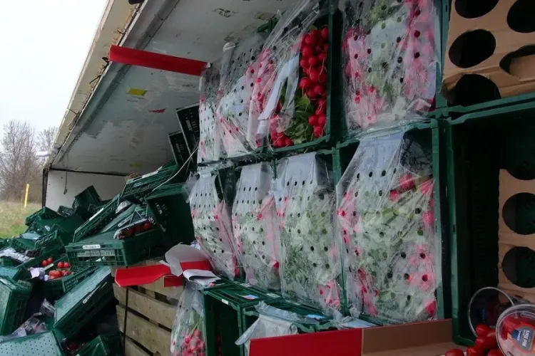 Camion cu legume răsturnat în Covasna   