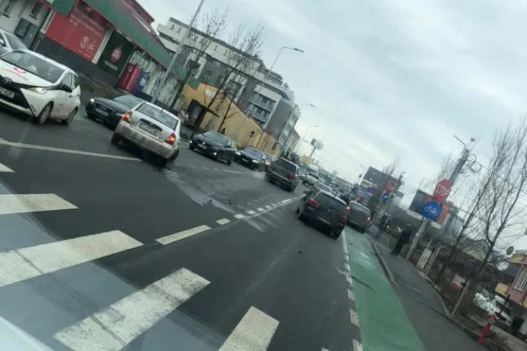 Accident pe strada Bună Ziua - FOTO   